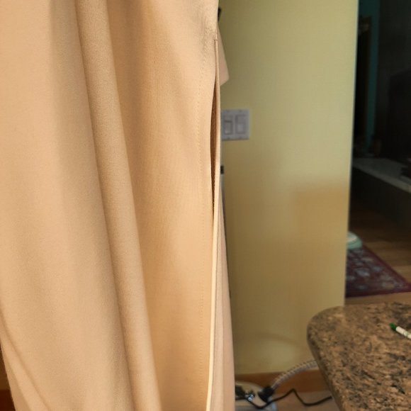 NWOT!!! Elegant Warm Vanilla Cream DAZY Bodycon Ruched Midi Dress - Picture 5 of 8